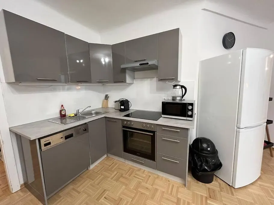 *Luxurious And Spacious Family Apartment* Wien 0*,
